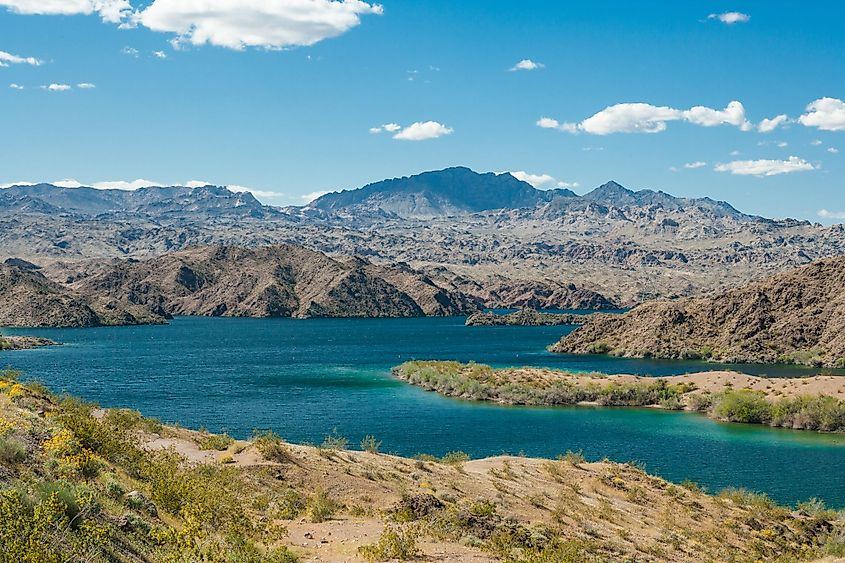 Desert lake and mountains near Bullhead City, Arizona